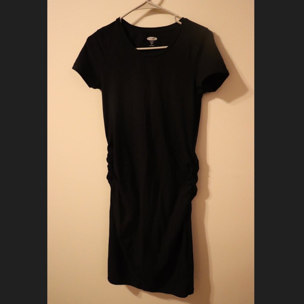 Old Navy Basic black t-shirt dress, side ruching, M, Fitted Maternity